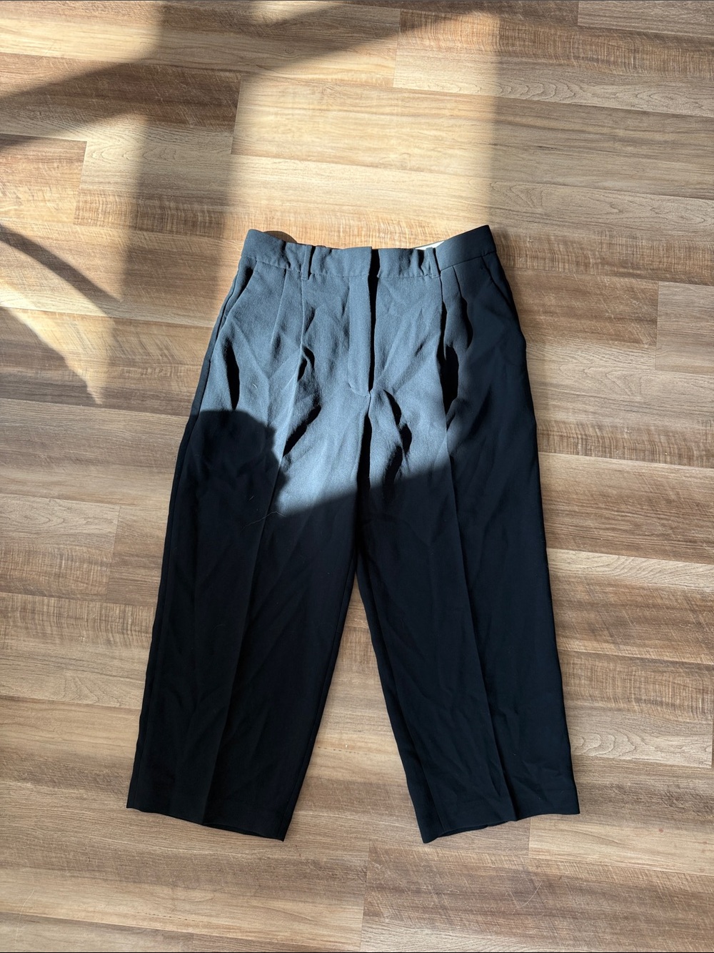 Aritzia Black Effortless Pleated Cropped Trousers